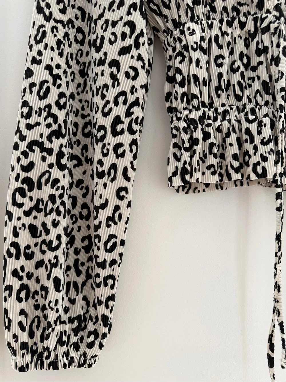 Zara White and Black Leopard Print Cinched Waist Blouse